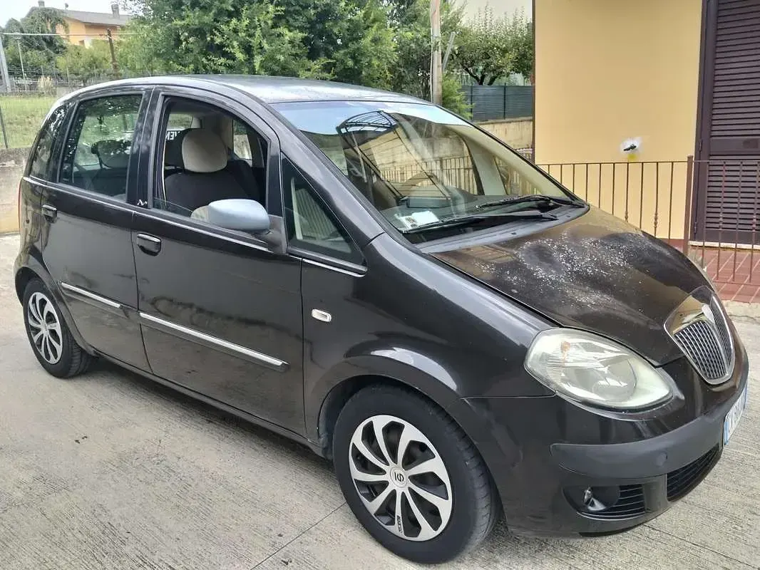 Usata Lancia Musa 101 CV (74 kW) 2006 Monovolume