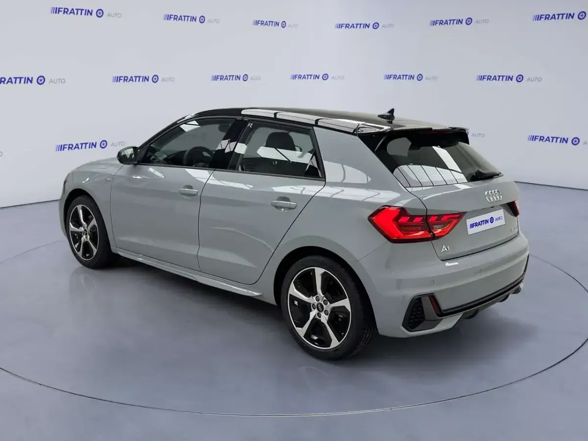Nuova Audi A1 S-Line 116 CV (85 kW) 2026 Grigio zinco con tetto nero my SUV