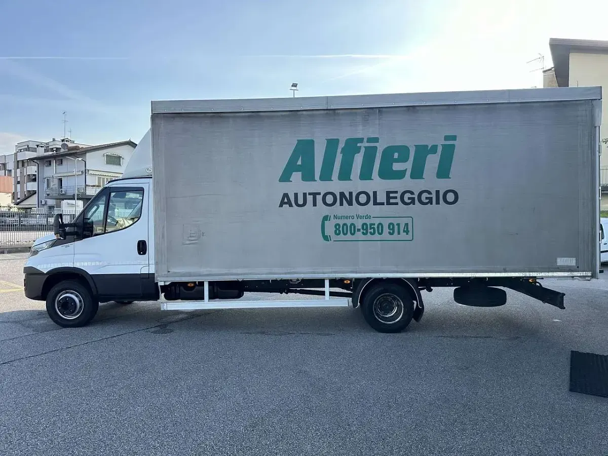 Usata Iveco Daily 179 CV (131 kW) 2019 Bianco Furgone