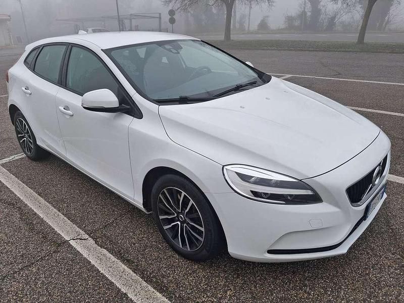 Usata Volvo V40 Business Edition 120 CV (88 kW) 2019 Berlina