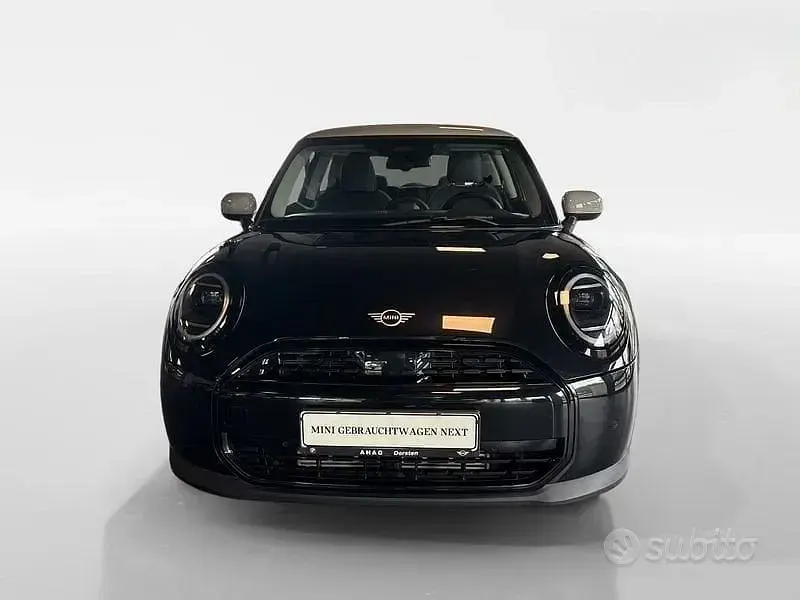 Usata Mini Cooper Classic 114 kW (156 CV) 2025 Nero Utilitaria