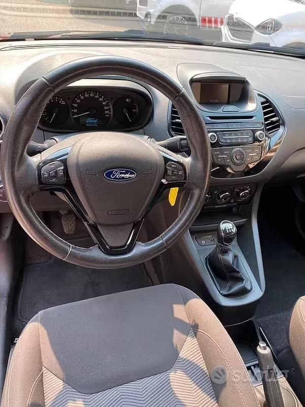 Usata Ford Ka Ultimate 85 CV (62 kW) 2018 Rosso Berlina