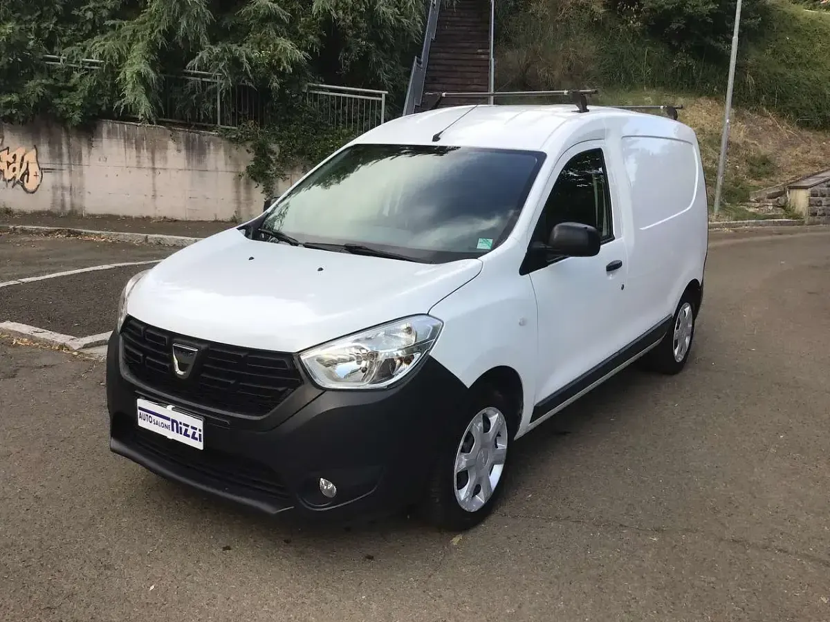 Usata Dacia Dokker Ambiance 102 CV (75 kW) 2018 Bianco Monovolume