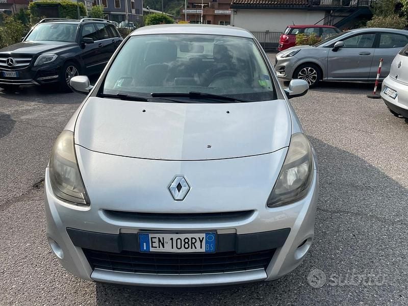 Usata Renault Clio IV Dynamique 75 CV (55 kW) 2012 Grigio Berlina