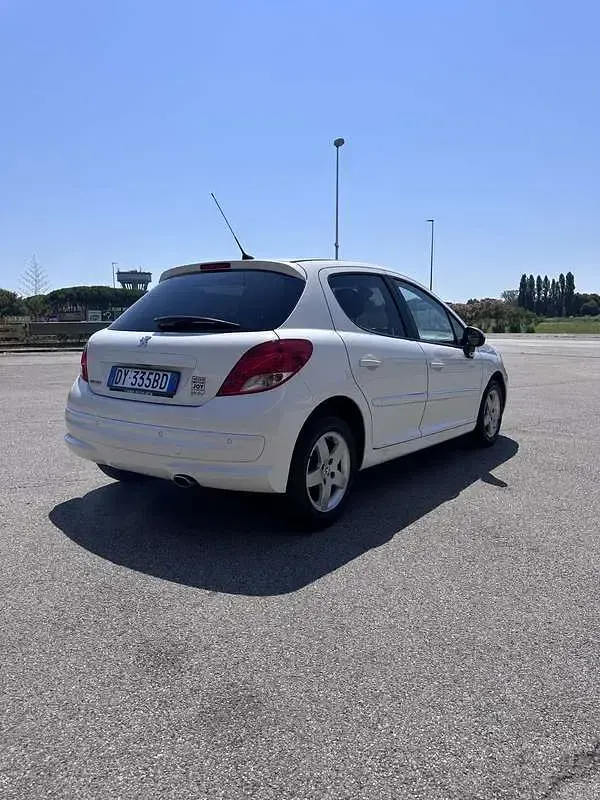 Usata Peugeot 207 Sport 95 CV (69 kW) 2009 Berlina