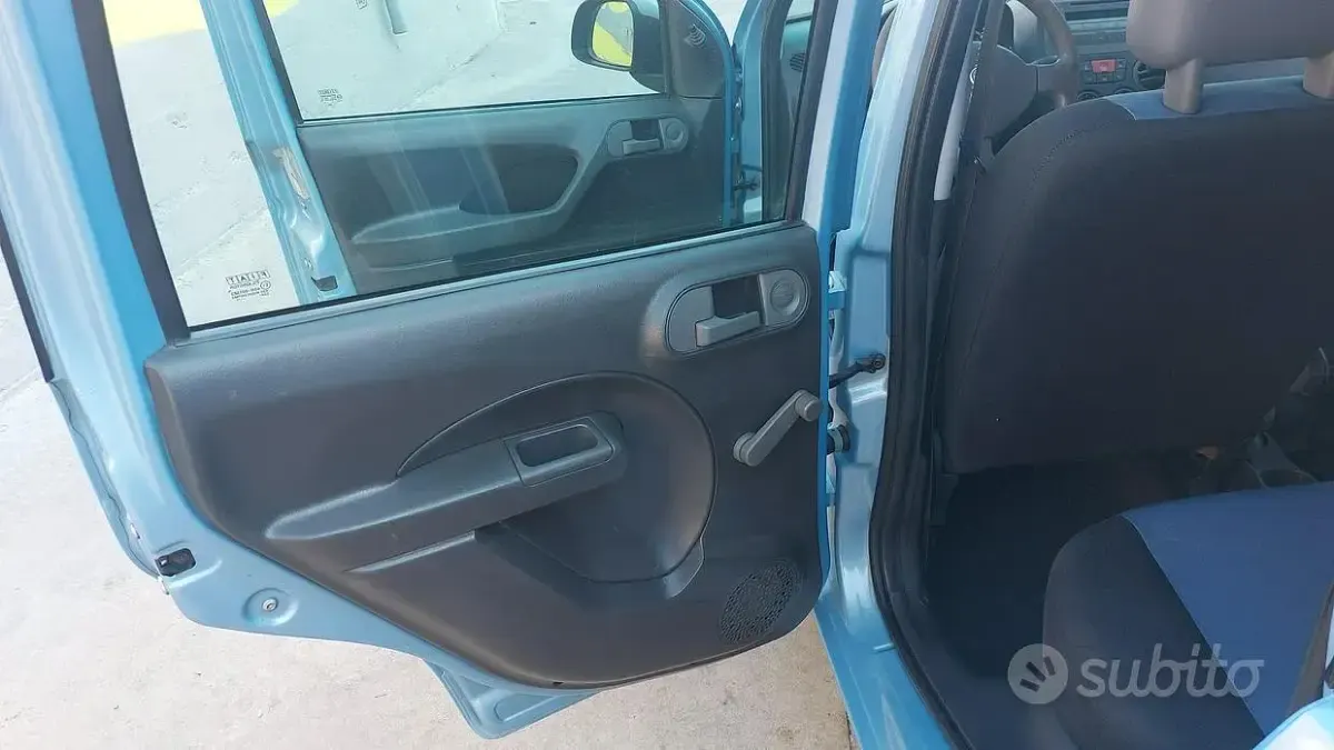 Usata Fiat Panda 75 CV (55 kW) 2011 Bluazzurro Utilitaria
