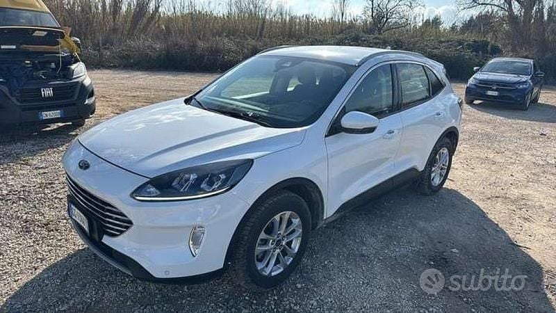 Usata Ford Kuga Business Edition 150 CV (110 kW) 2021 Frozen white pastello SUV