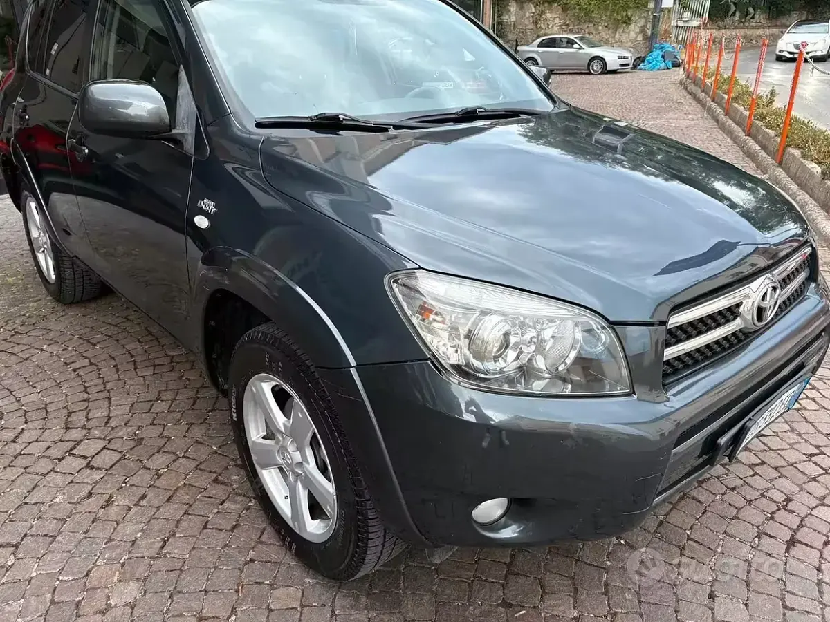 Usata Toyota RAV4 Luxury 177 CV (130 kW) 2008 Blu SUV