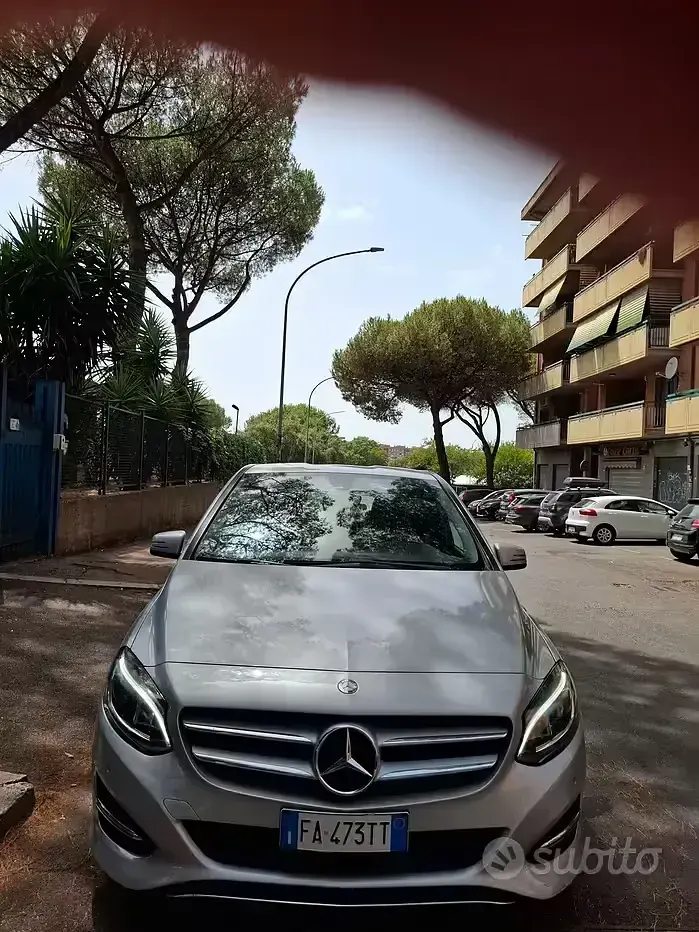 Usata Mercedes B180 Business 109 CV (80 kW) 2015 Grigio Utilitaria