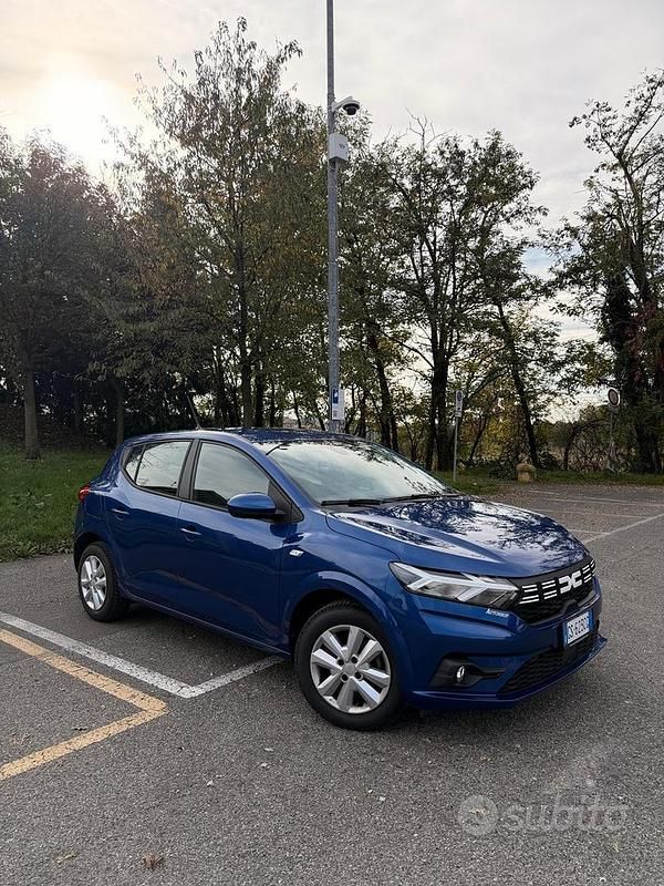 Usata Dacia Sandero 65 CV (47 kW) 2024 Blu Berlina