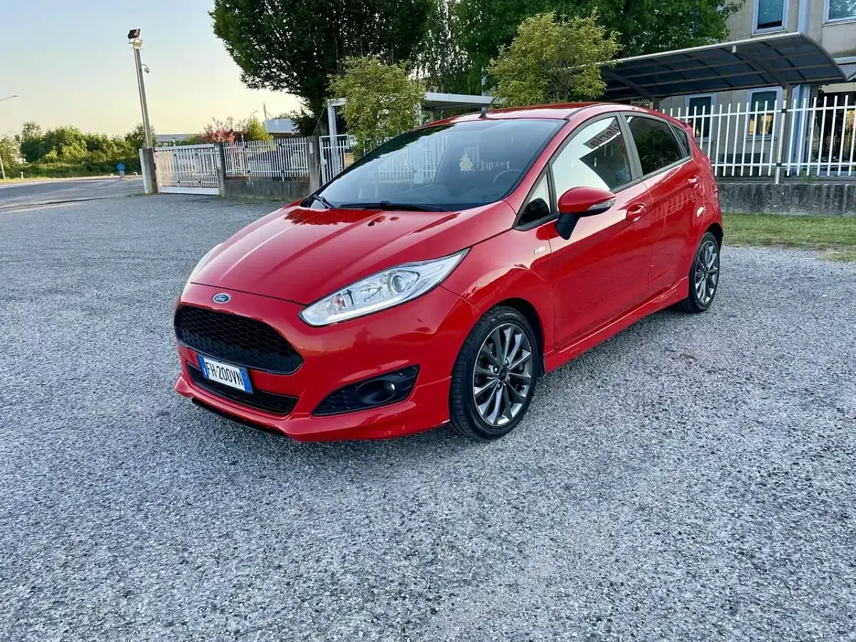 Usata Ford Fiesta ST-Line 75 CV (55 kW) 2017 Other Utilitaria