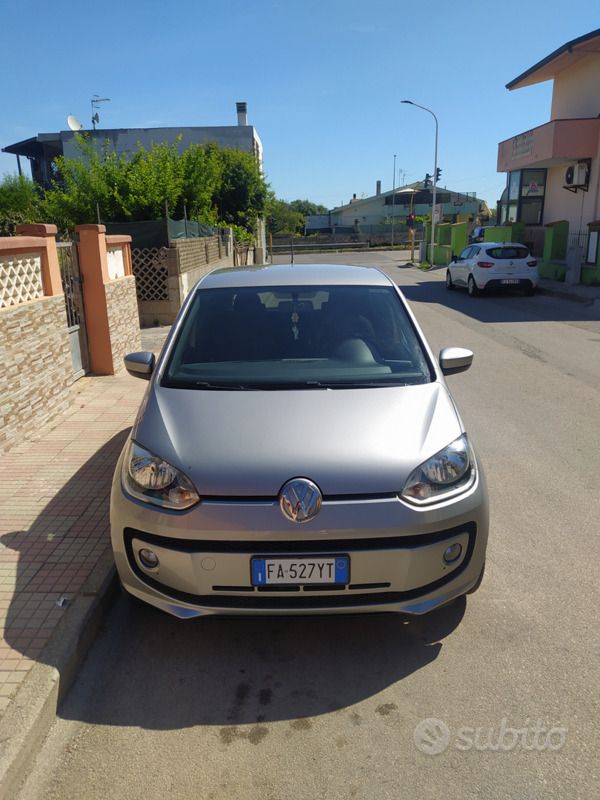 Usata VW up! CLUB 60 CV (44 kW) 2015 Grigio Utilitaria