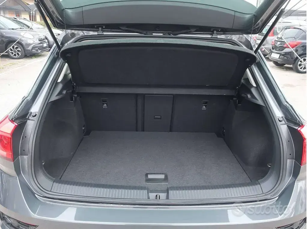 Usata VW T-Roc Style 116 CV (85 kW) 2020 Grigio SUV