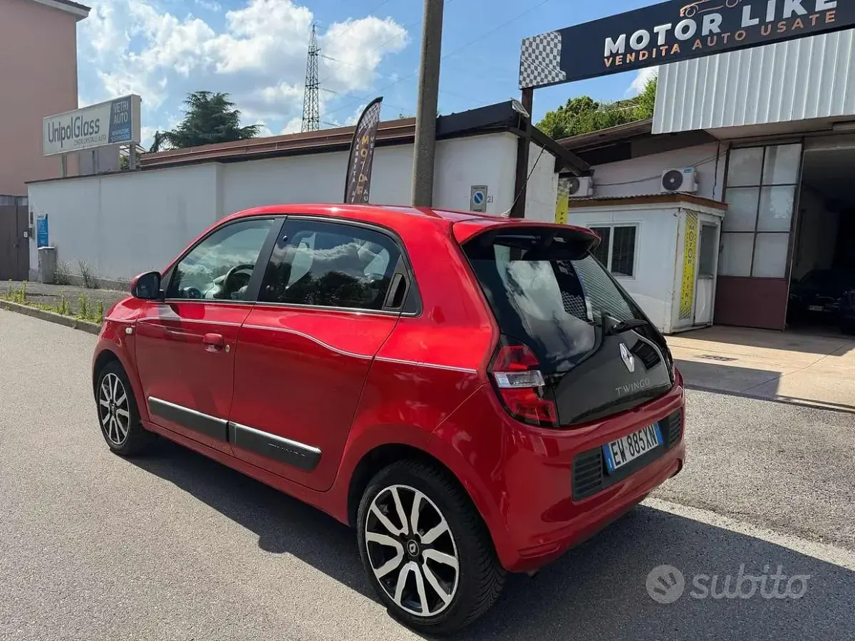 Usata Renault Twingo SE 69 CV (50 kW) 2015 Rosso Utilitaria