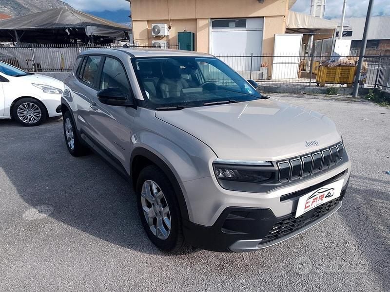 Usata Jeep Avenger Altitude 101 CV (74 kW) 2024 Marrone SUV