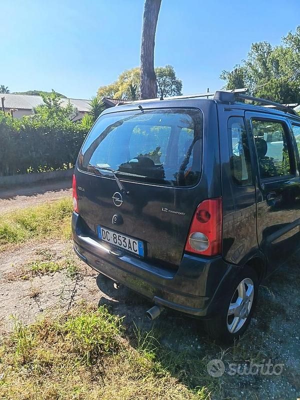 Usata Opel Agila 75 CV (55 kW) 2006 Grigio Utilitaria