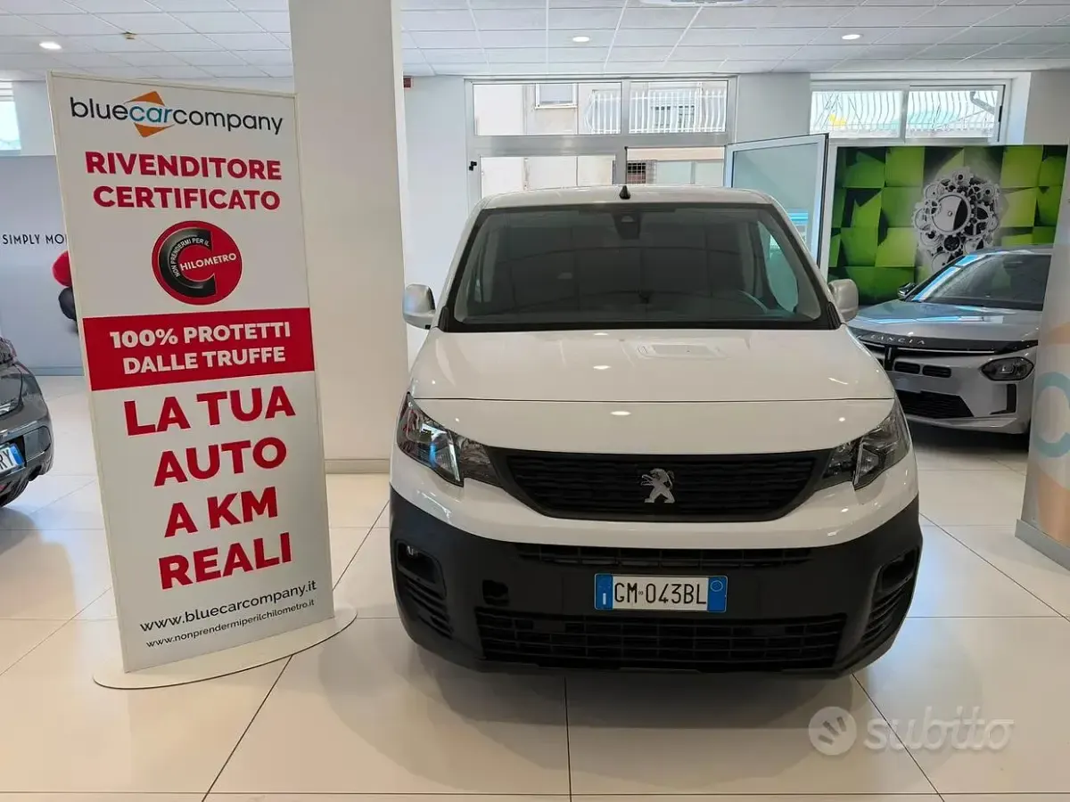 Usata Peugeot Partner Premium 102 CV (75 kW) 2023 Bianco Monovolume