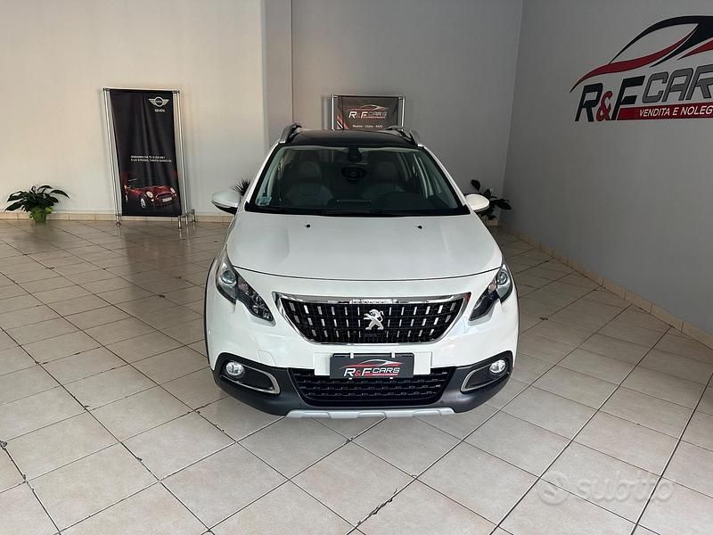 Usata Peugeot 2008 S 120 CV (88 kW) 2017 Bianco SUV