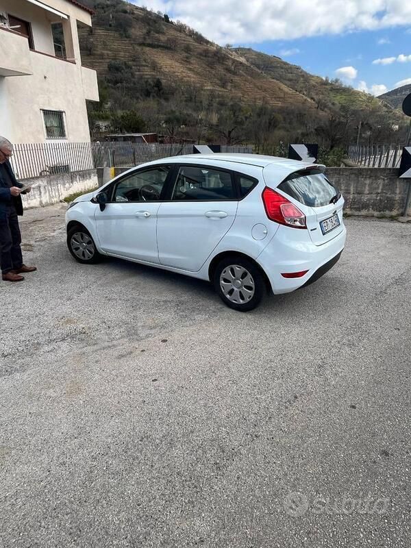 Usata Ford Fiesta 75 CV (55 kW) 2013 Utilitaria