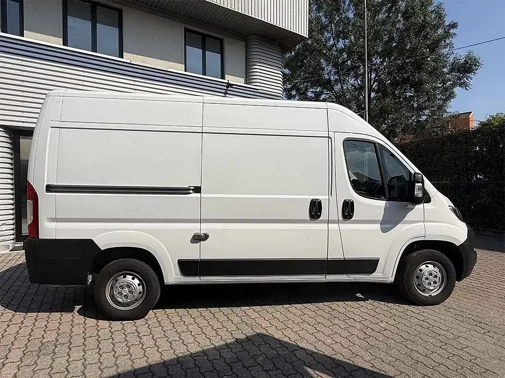 Usata Citroën Jumper 140 CV (102 kW) 2024 Bianco / pastello Monovolume