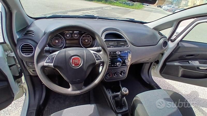 Usata Fiat Punto 77 CV (56 kW) 2016 Bianco Utilitaria