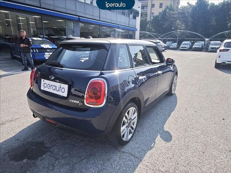 Usata Mini Cooper D Seven 116 CV (85 kW) 2016 Blu Utilitaria