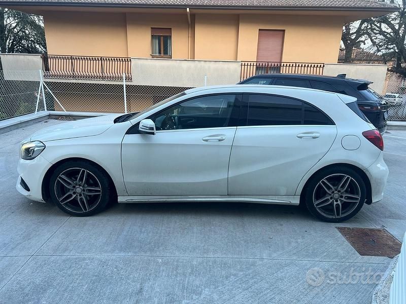 Usata Mercedes A180 Premium 109 CV (80 kW) 2016 Bianco Berlina