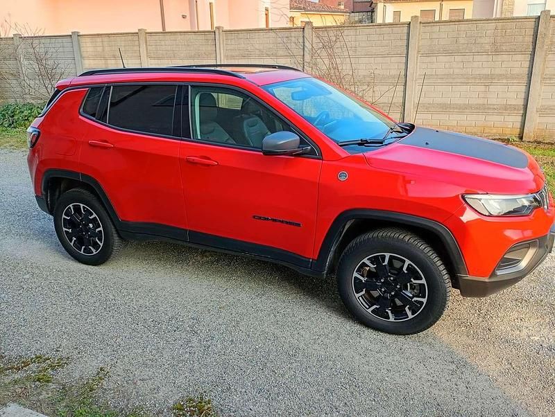 Usata Jeep Compass Trailhawk 241 CV (177 kW) 2021 Rosso SUV