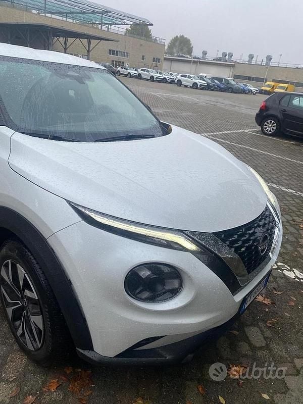 Używany Nissan Juke Acenta 114 KM (83 kW) 2024 Biały SUV