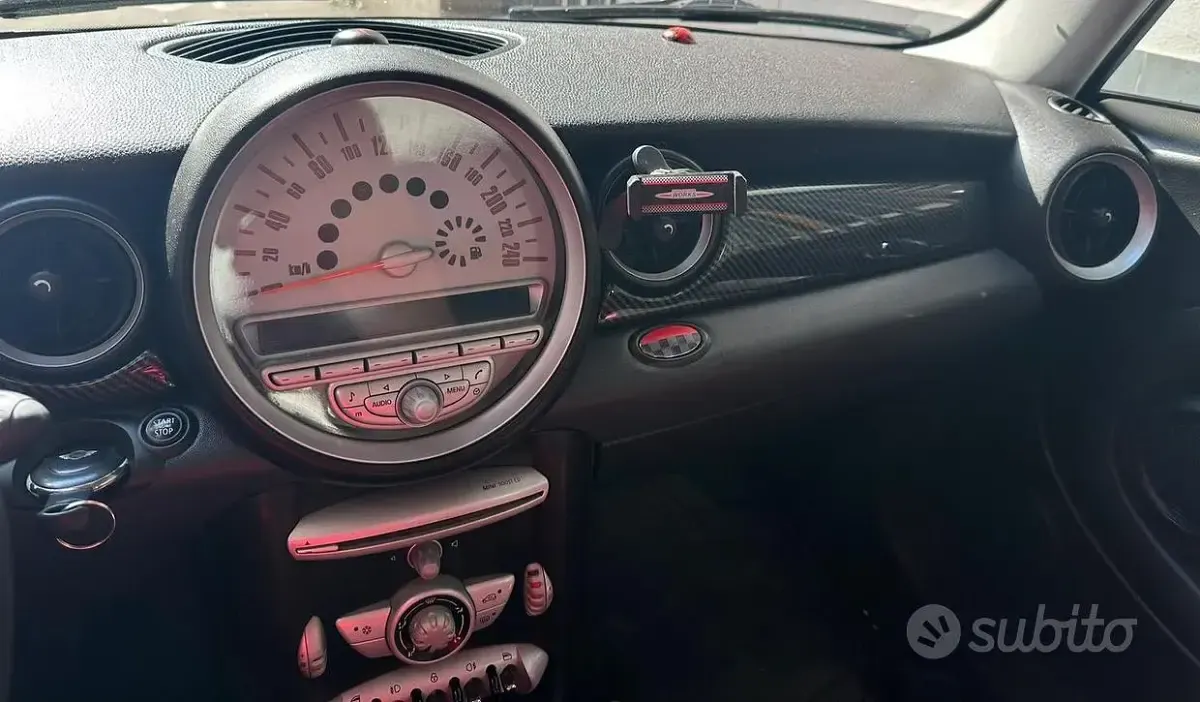 Usata Mini Cooper D 109 CV (80 kW) 2008 Rosso Utilitaria