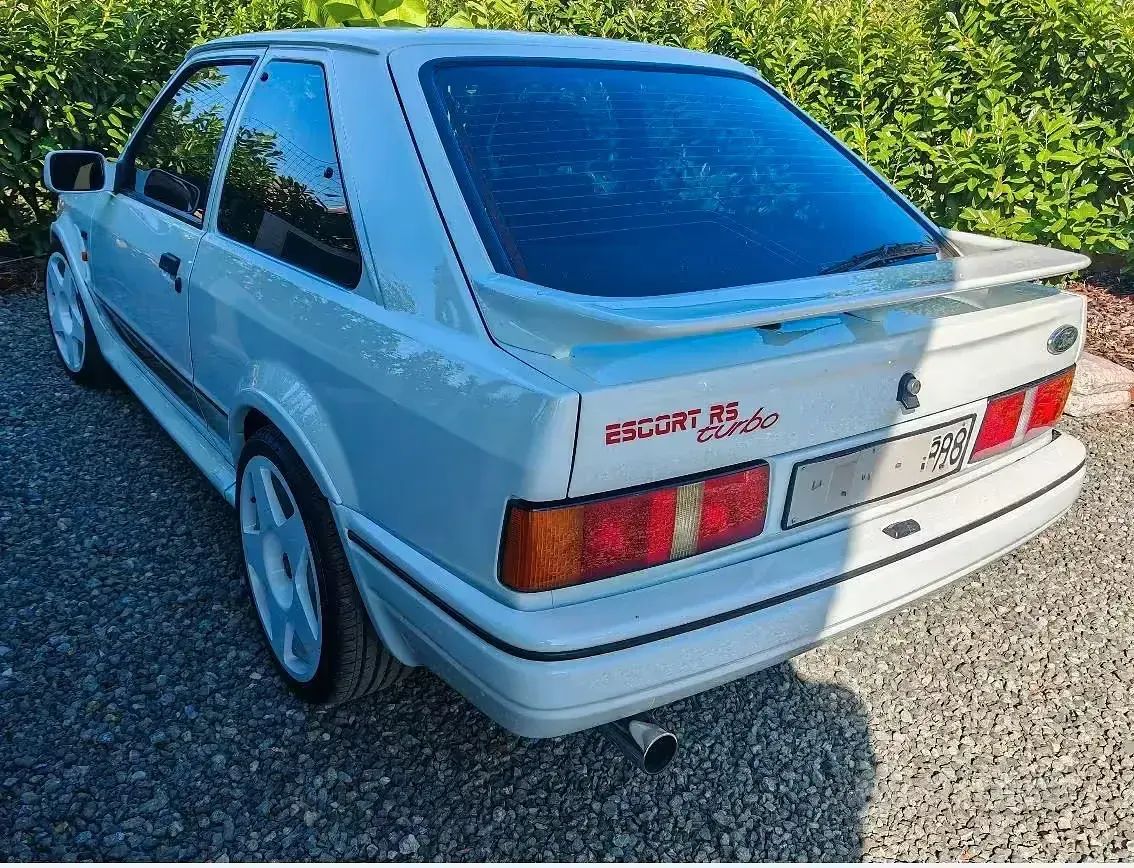Usata Ford Escort RS 129 CV (94 kW) 1988 Bianco Utilitaria