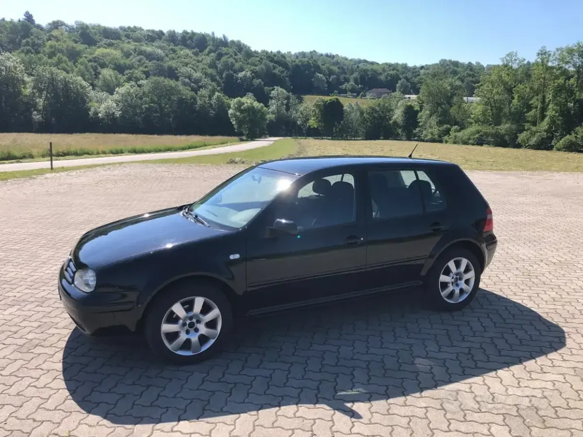 Usata VW Golf IV 101 CV (74 kW) 2004 Nero Berlina