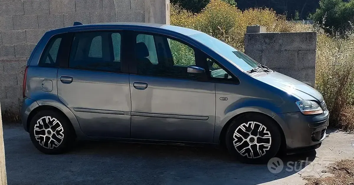 Usata Fiat Idea 69 CV (50 kW) 2007 Grigio Monovolume