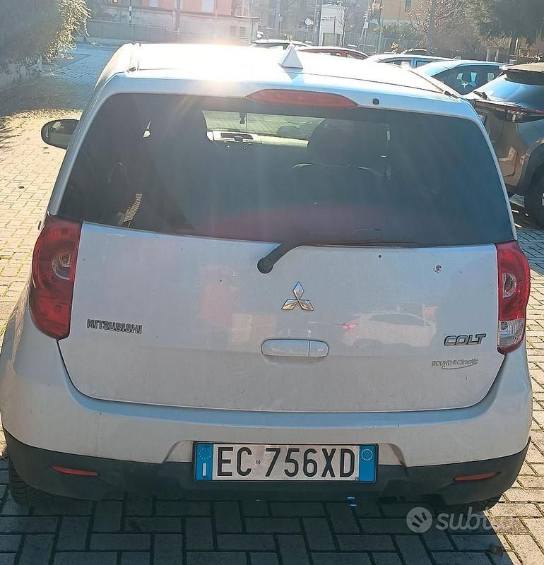 Usata Mitsubishi Colt 75 CV (55 kW) 2010 Bianco Berlina