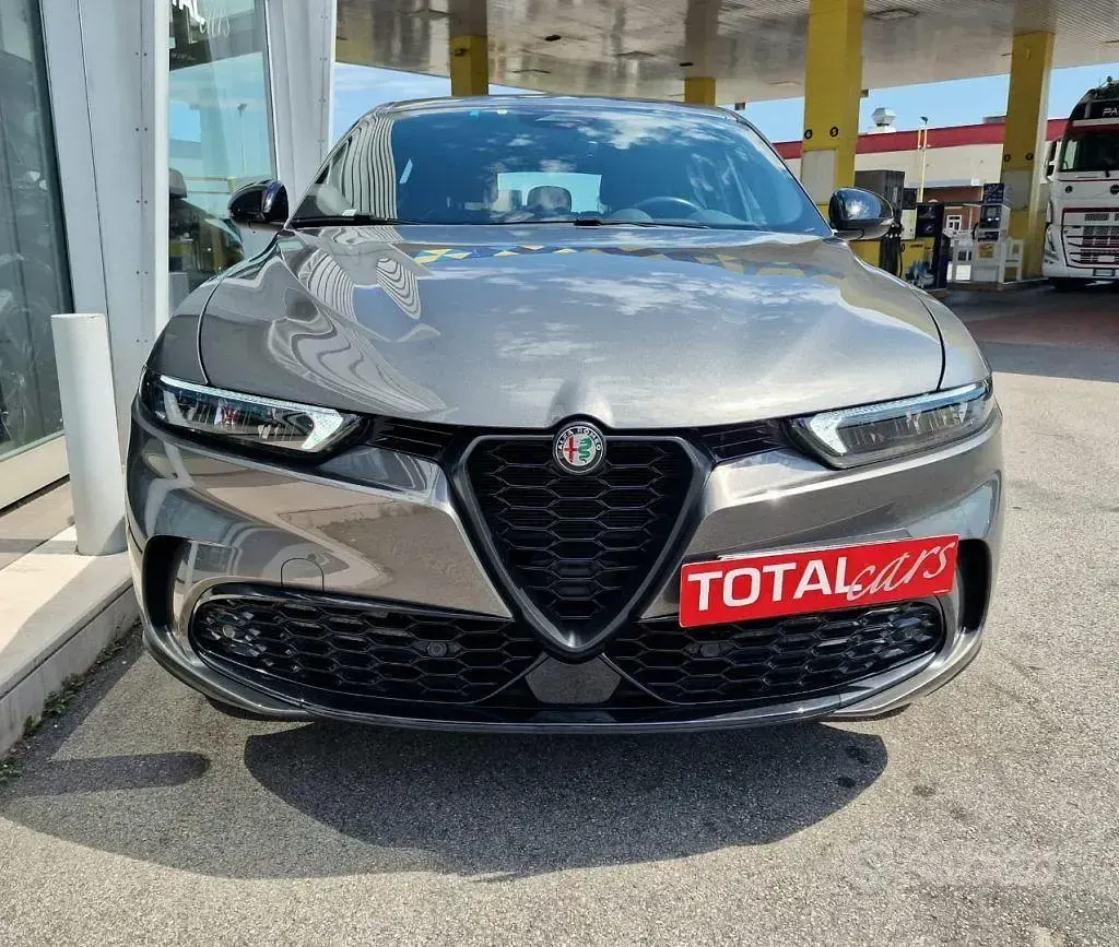 Usata Alfa Romeo Tonale Sprint 131 CV (96 kW) 2023 Antracite metallizzato SUV