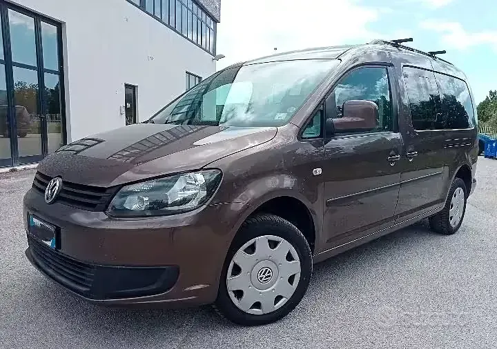 Begagnad VW Caddy 110 HK (80 kW) 2014 Brun Minibuss