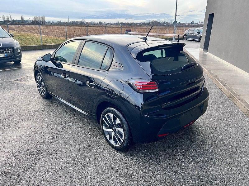 Nuova Peugeot 208 Style 101 CV (74 kW) 2025 Nero Utilitaria