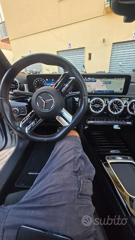 Usado Mercedes CLA220 AMG line 190 CV (139 kW) 2023 Gris Berlina