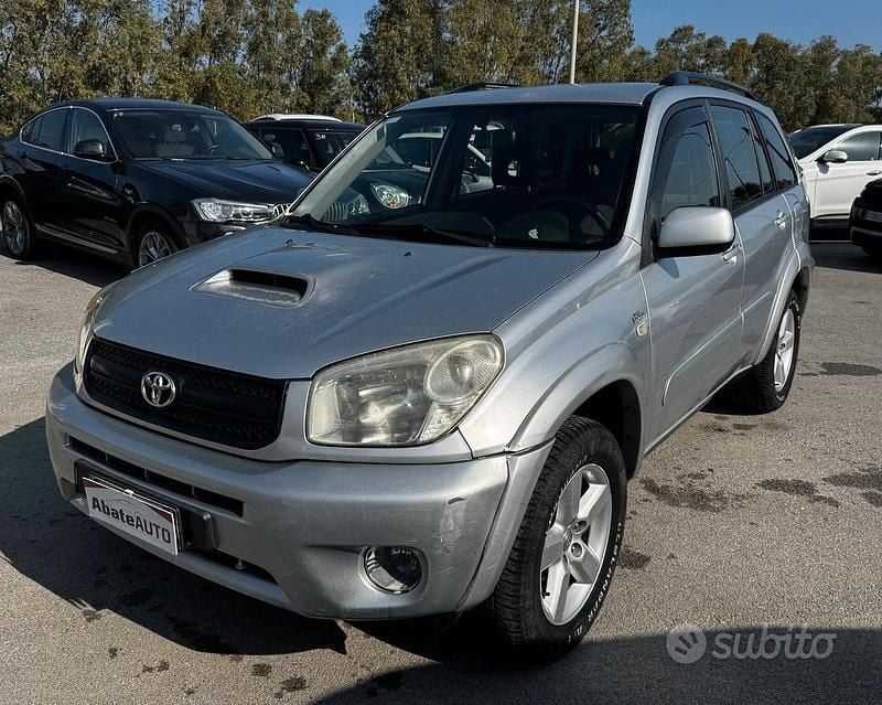 Usata Toyota RAV4 116 CV (85 kW) 2004 Grigio SUV