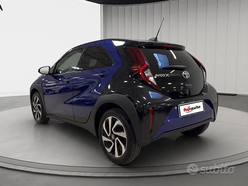 Usata Toyota Aygo X Trend 72 CV (52 kW) 2023 Grigio SUV