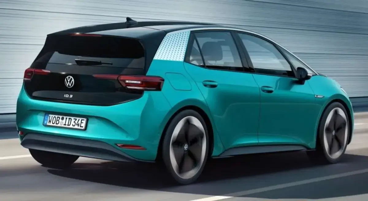 Usata VW ID.3 Pro 69 kW (95 CV) 2024 Argento Utilitaria