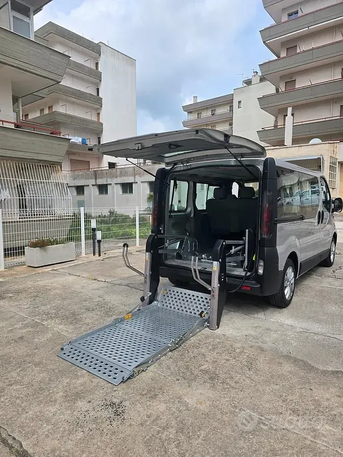 Usata Nissan Primastar 100 CV (73 kW) 2006 Monovolume