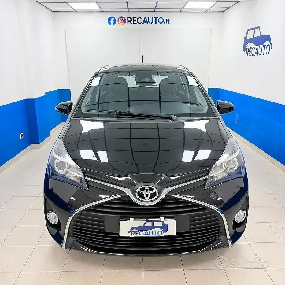 Usata Toyota Yaris Lounge 90 CV (66 kW) 2016 Nero Berlina