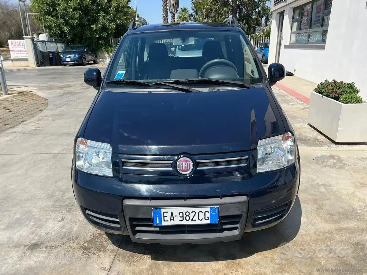 Usata Fiat Panda Climbing 60 CV (44 kW) 2010 Blu/azzurro Utilitaria
