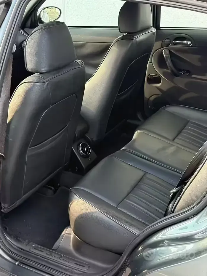 Usata Alfa Romeo 147 120 CV (88 kW) 2002 Grigio Utilitaria