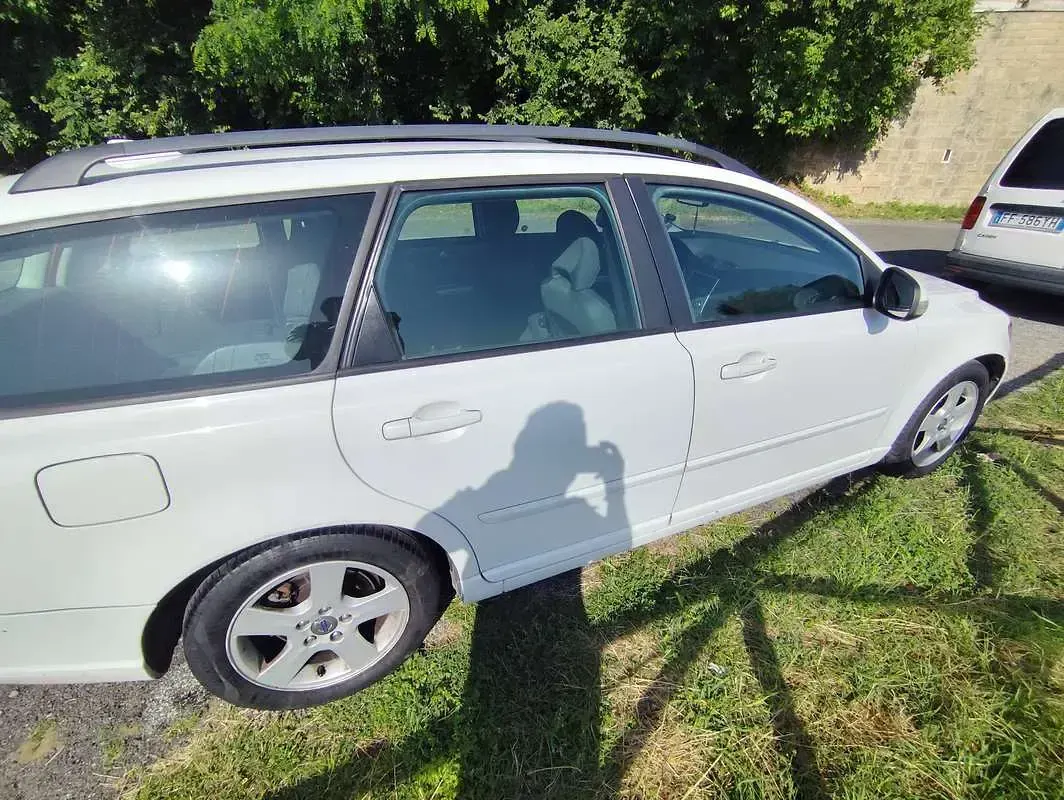 Usata Volvo V50 114 CV (83 kW) 2010 Bianco Station wagon