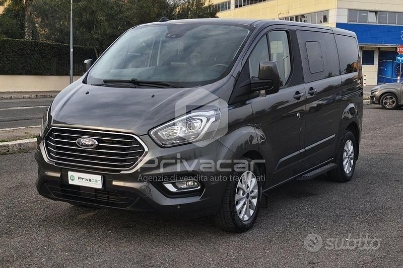 Usata Ford Tourneo Titanium 130 CV (95 kW) 2020 Grigio Monovolume