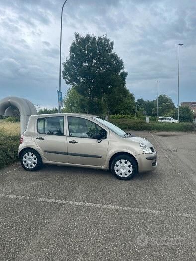 Usata Renault Modus 75 CV (55 kW) 2007 Marrone Monovolume