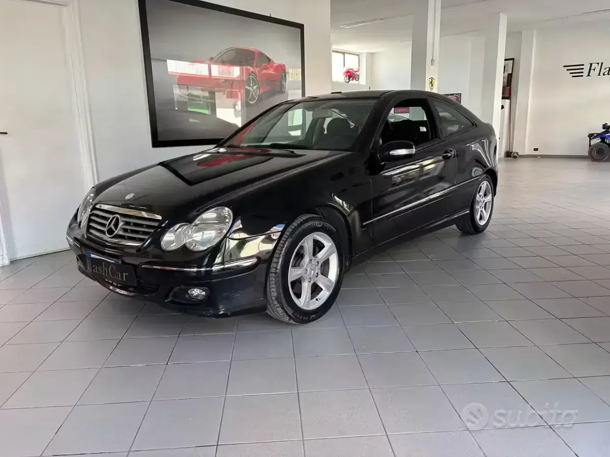 Usata Mercedes C220 AMG 150 CV (110 kW) 2006 Coupé