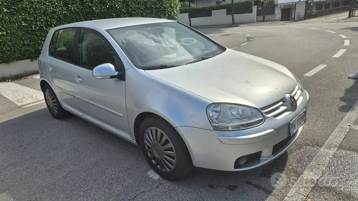 Usata VW Golf V 102 CV (75 kW) 2007 Berlina